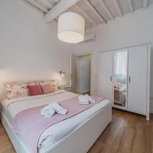 32 Nero - San Niccolò Apartamento Florença